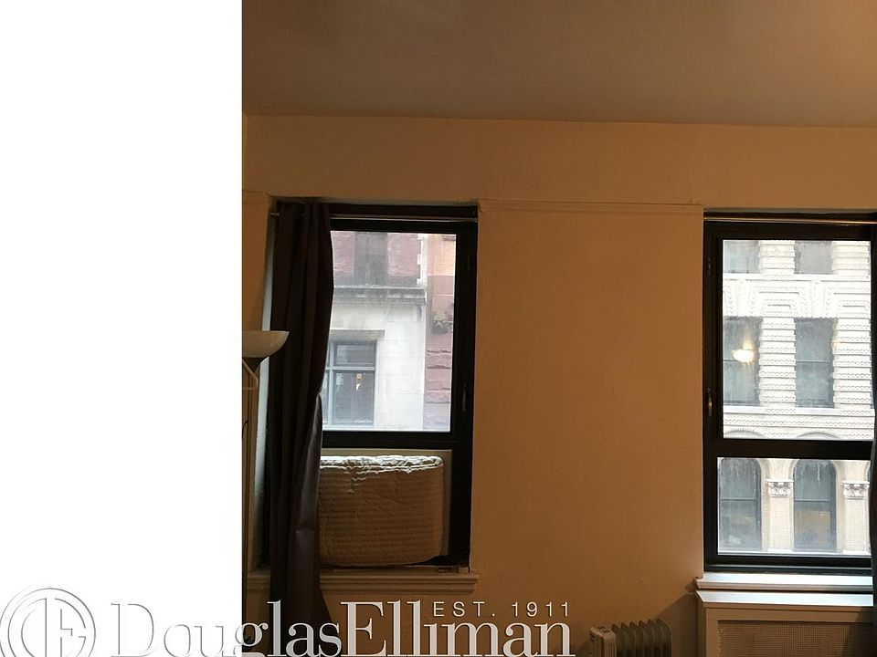 2nd image of 11 Waverly Pl APT 4B