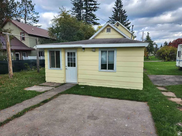 319 16th Ave E, Ashland, WI 54806