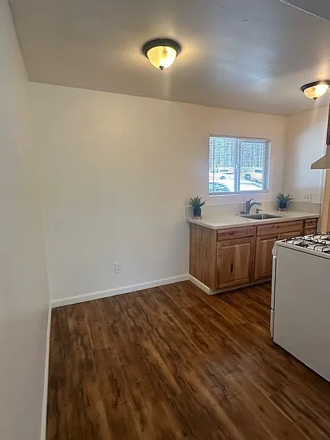 2 bed, 850 sqft, $1,895 — Photo 3