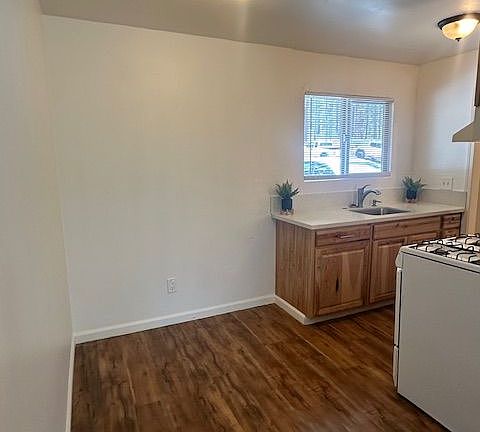 3rd image of 1070-1074 Echo Rd #1