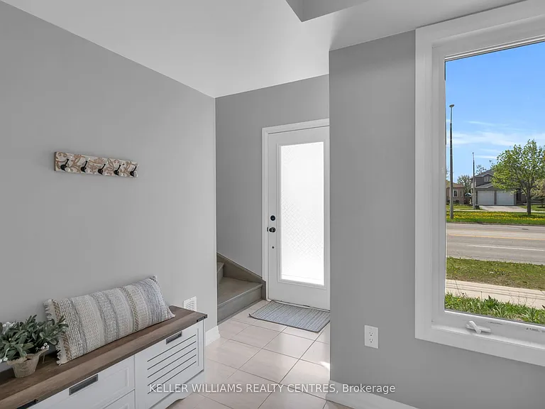 43 Fairlane Ave — Photo 3
