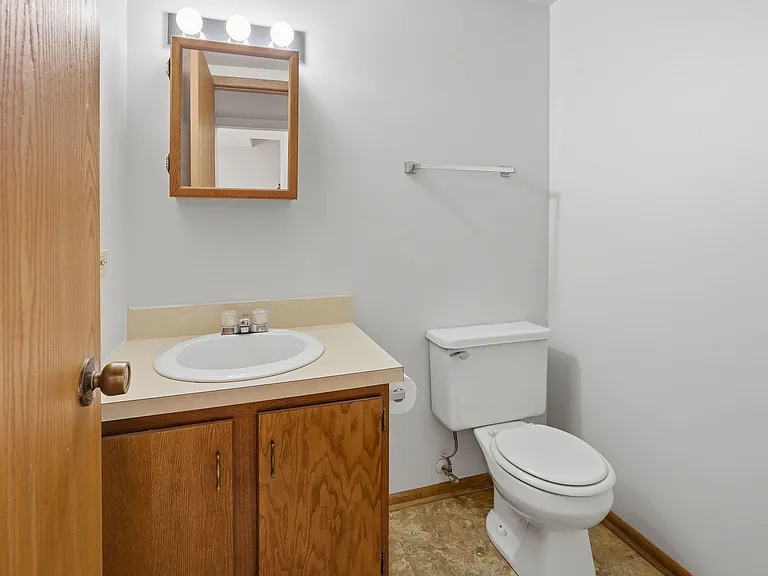 187 Uteg St #206B — Photo 16