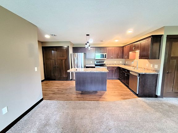 4th image of 1929 Cypress Ct NE #4