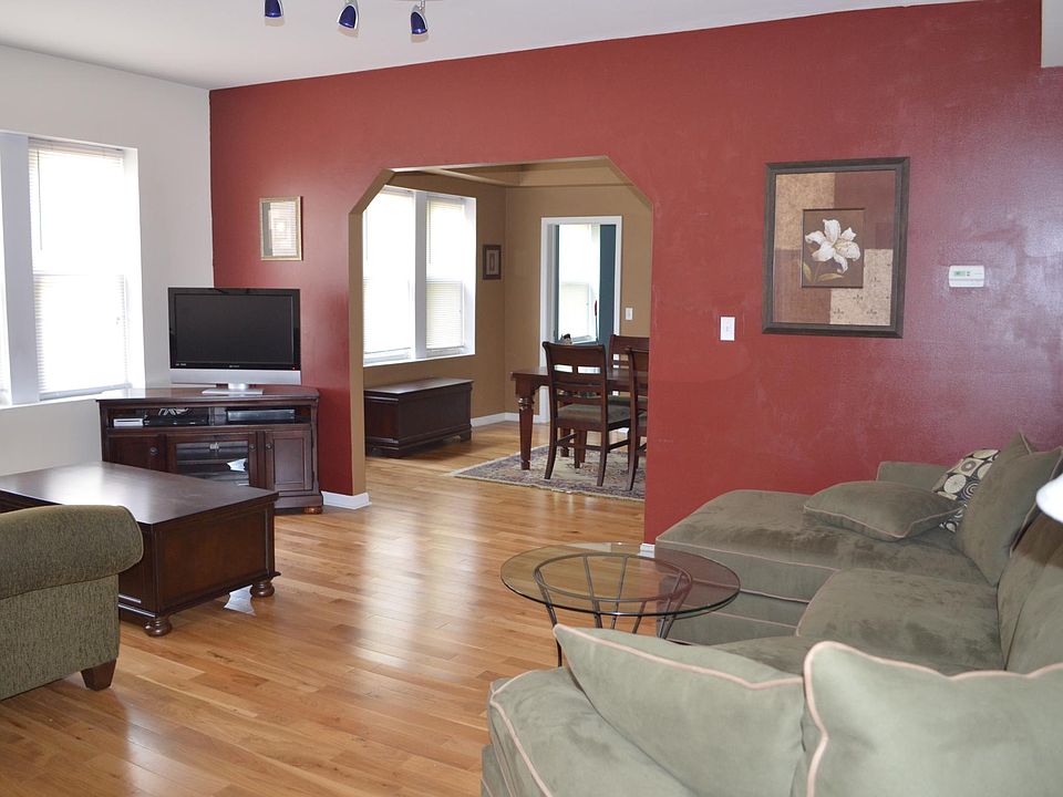 1st image of 2701 W Lawrence Ave #3
