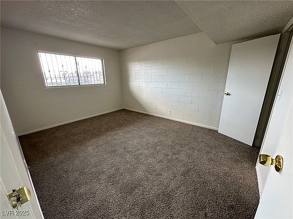 4th image of 585 S Royal Crest Cir Unit 21