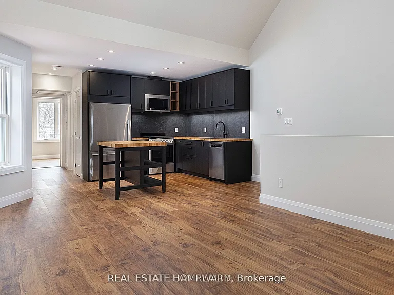 21 Alton Ave #UPPER — Photo 14