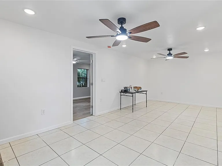 23094 Central Ave — Photo 5
