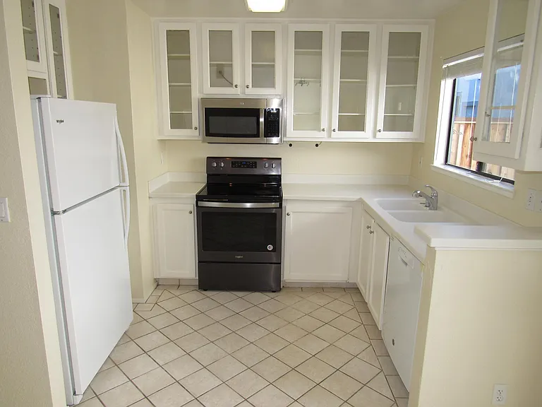 34765 Hemet Cmn — Photo 6