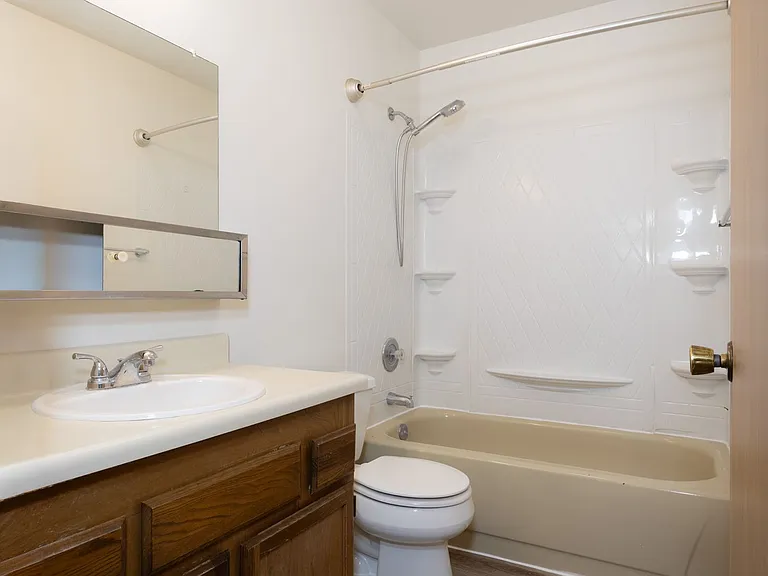 4798 Glasgow Dr — Photo 11