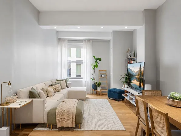 88 Greenwich St APT 604, New York, NY 10006