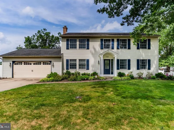 708 Carriage Ln, Mechanicsburg, PA 17050