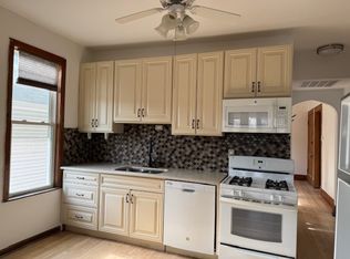5138 W Montrose Ave #2, Chicago, IL 60641