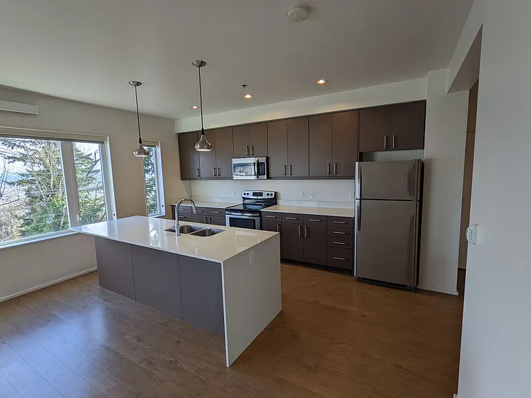 Viewpoint Terrace Apartments — Photo 31