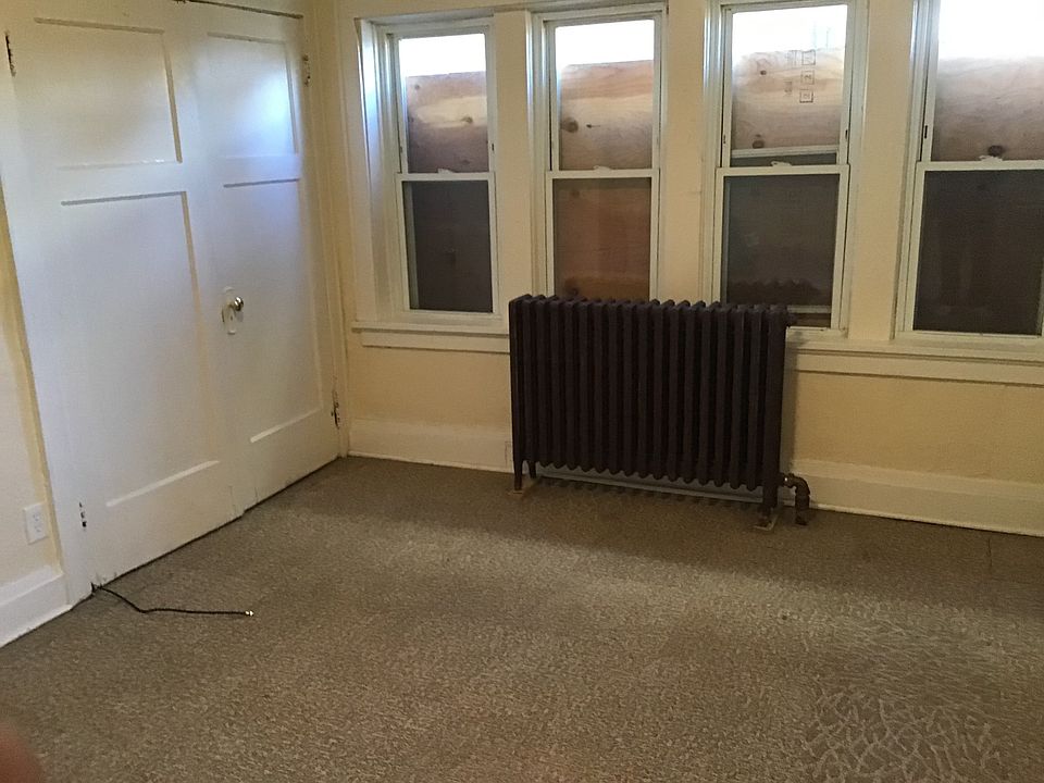 1st image of 3866 N Port Washington Ave #5