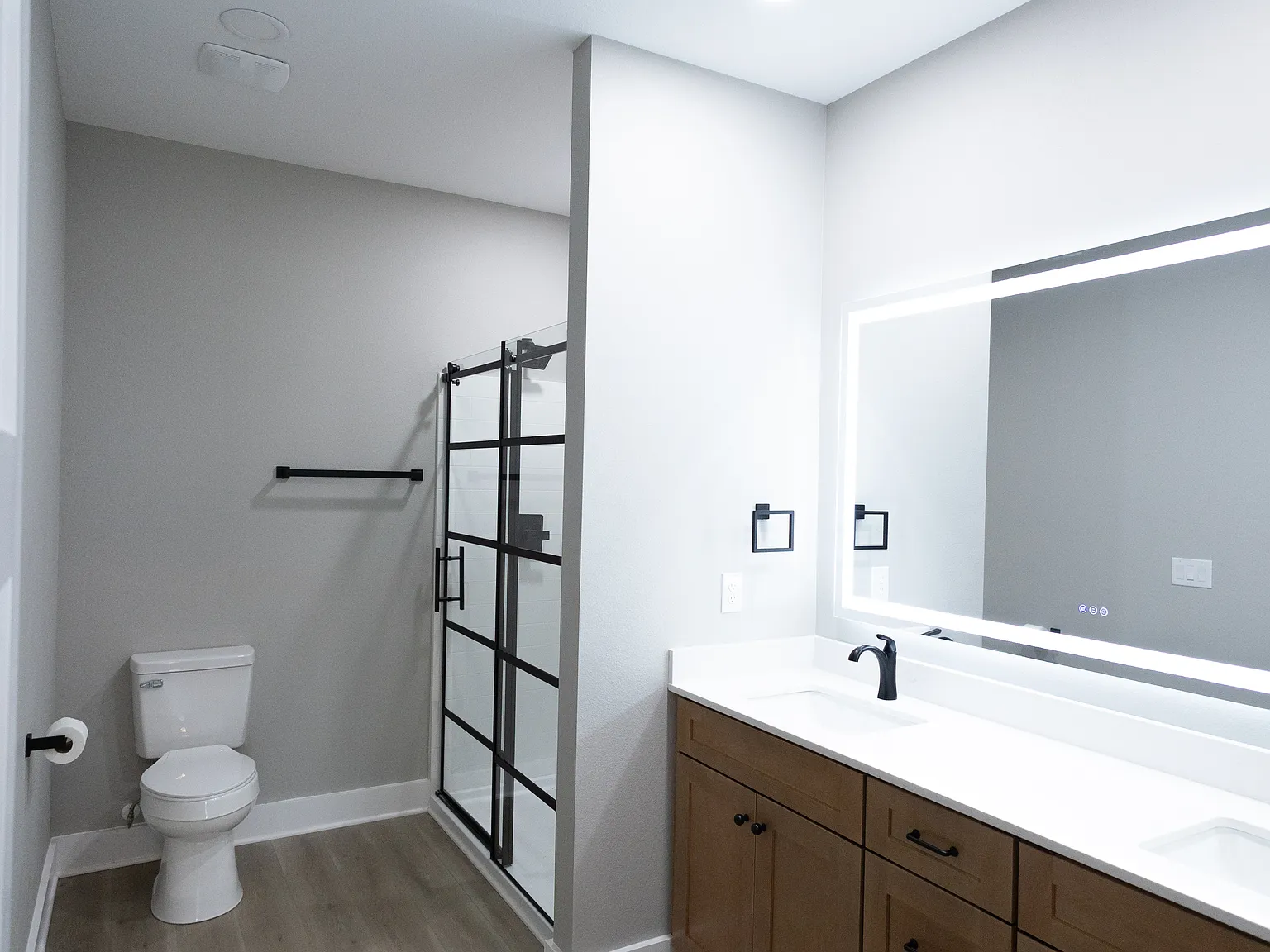 3 bed, 1289 sqft, $2,200 — Photo 4