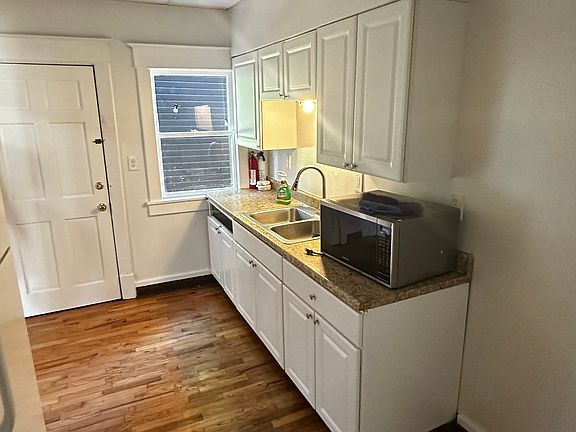 5th image of 5 Cozy Ave #5