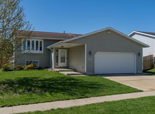 4714 8th St NW, Rochester, MN 55901