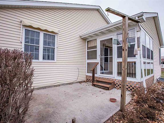 4th image of 906 S 12th Ave