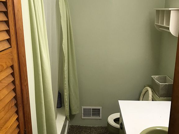 5th image of 720 West Ave