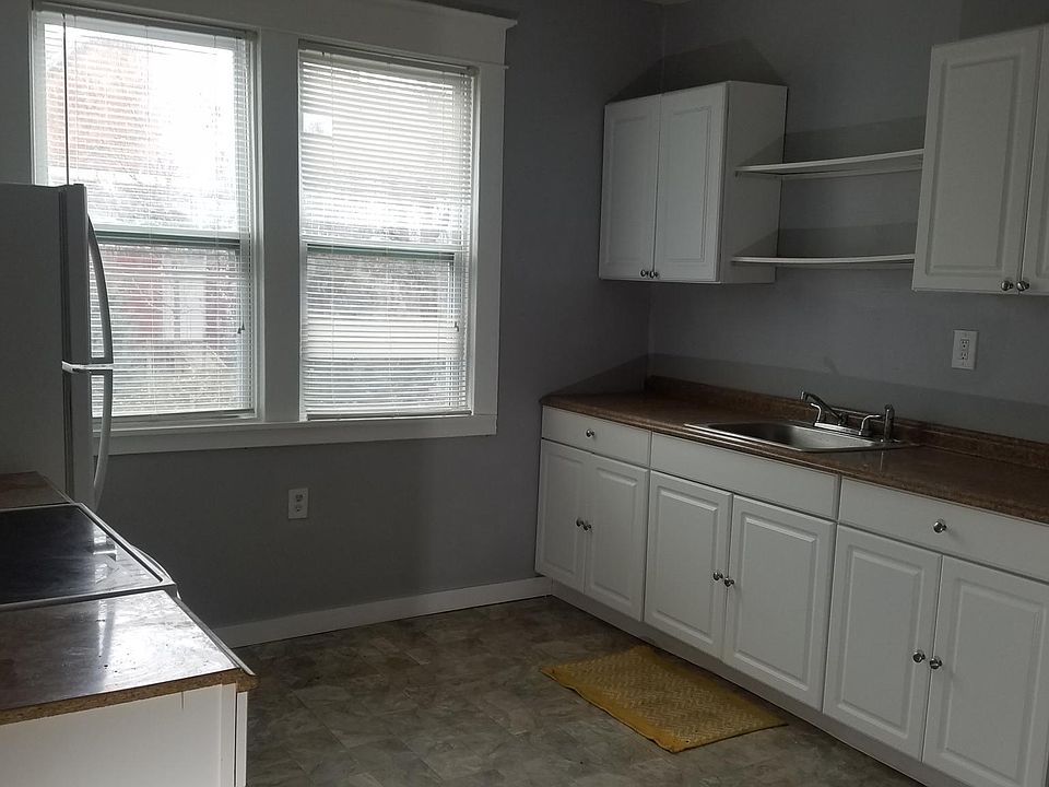 1st image of 854 Niagara St Unit 1