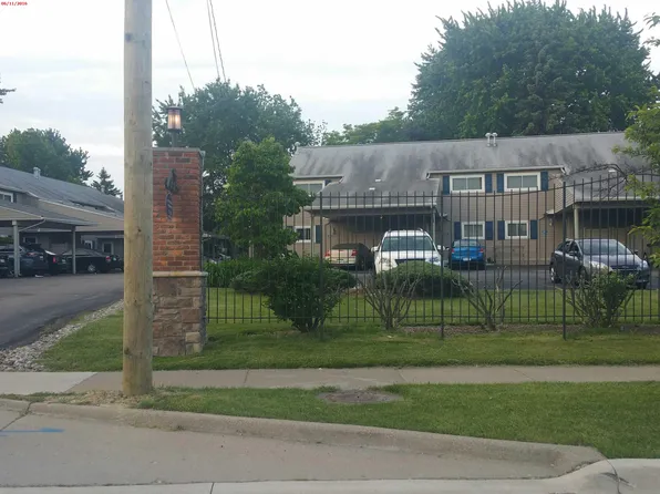 817 Kirts Blvd #1, Troy, MI 48084