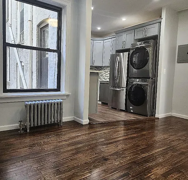 572 Maple St #1 — Photo 13