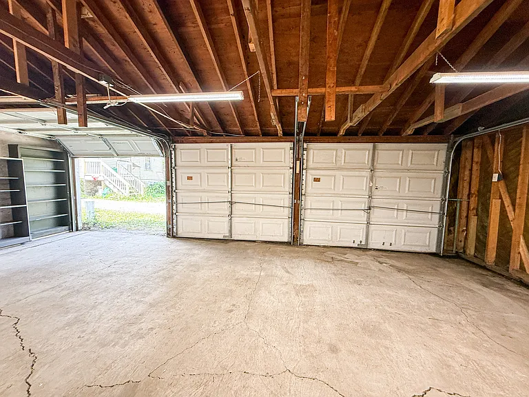 310 Farm St — Photo 10