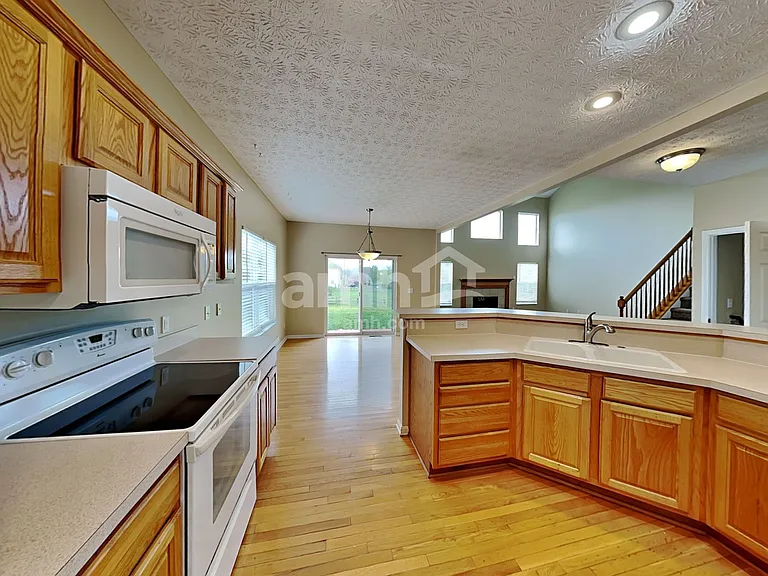 10136 Corona Ln — Photo 4