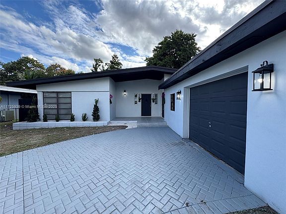 2nd image of 3970 NW 190th St