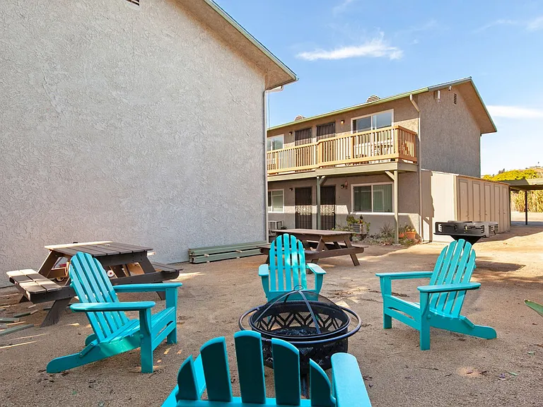 8058 Golden Ave — Photo 16