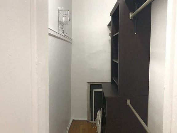 5th image of 3547 34th St APT 1A
