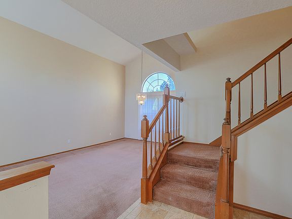 5th image of 4601 Lobelia Rd NW
