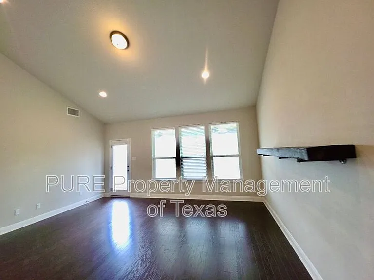 205 Methodius Dr — Photo 7