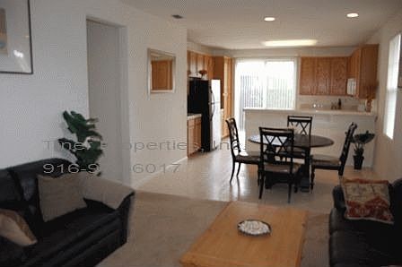 3rd image of 7563 Sun Willow Ln