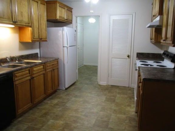 2nd image of 313 Somerset Dr