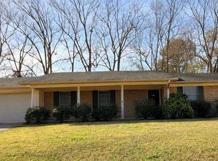 808 Live Oak Dr, Clinton, MS 39056