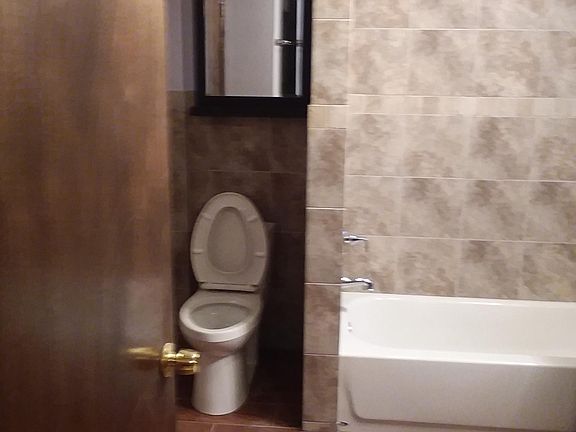 3rd image of 1-3713 W Shakespeare Ave #1