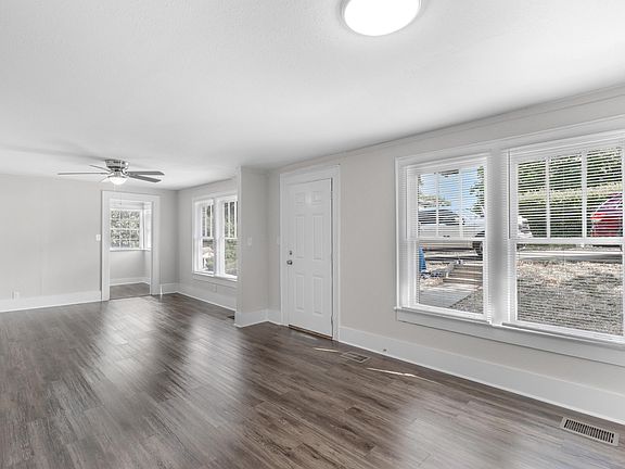5th image of 3105 Hoyt St