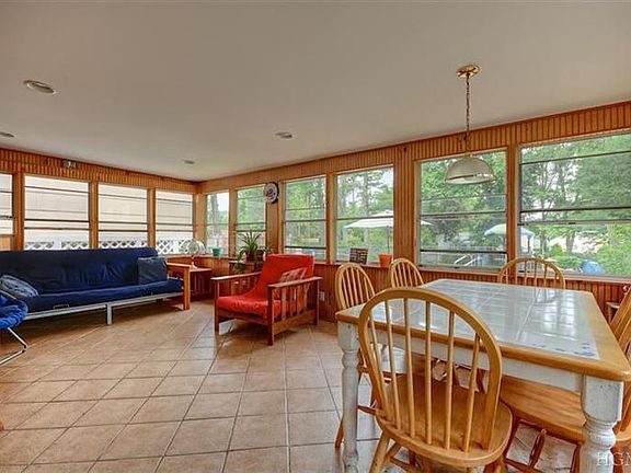 5th image of 2432 Pine Grove Ct