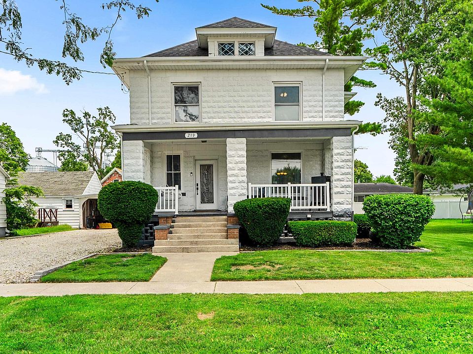 1st image of 219 W Thomas St