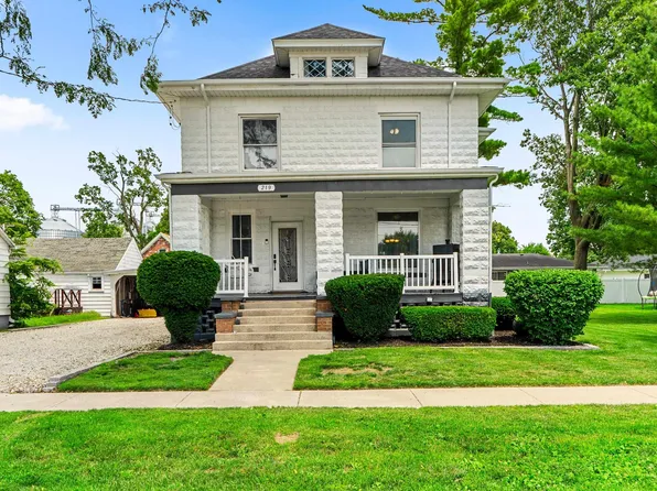 219 W Thomas St, Toulon, IL 61483