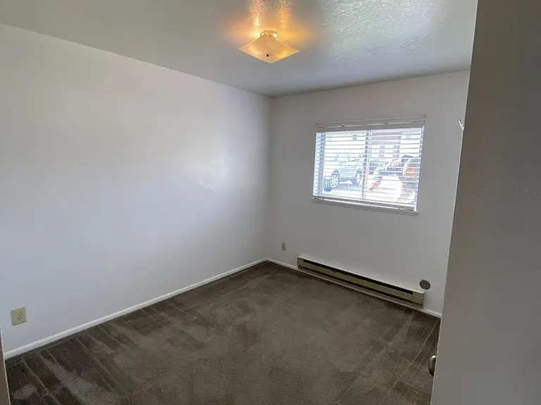 421 W 950 N — Photo 7
