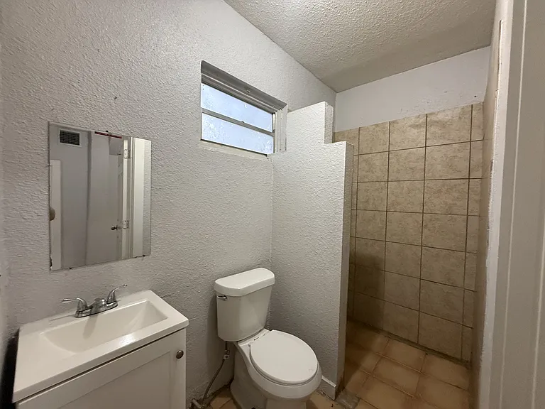 351 W Cortez Ave — Photo 17