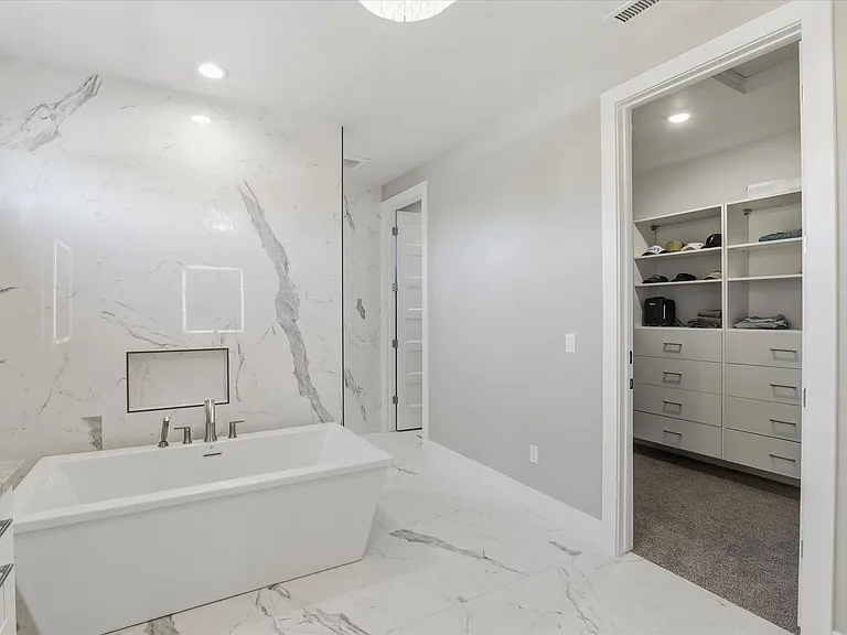 2860 W Lumber Ln — Photo 35