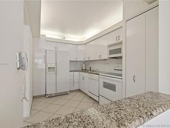 5th image of 20355 NE 34th Ct APT 1423