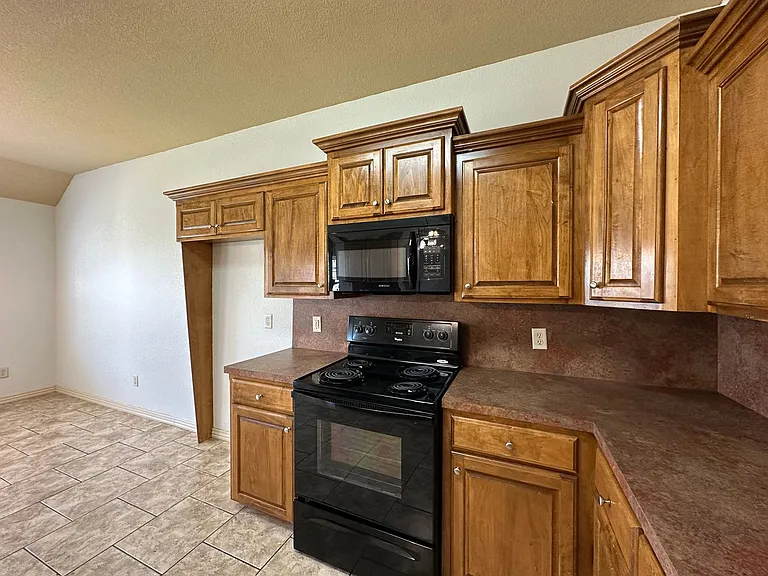 612 Windbrook Ct — Photo 11