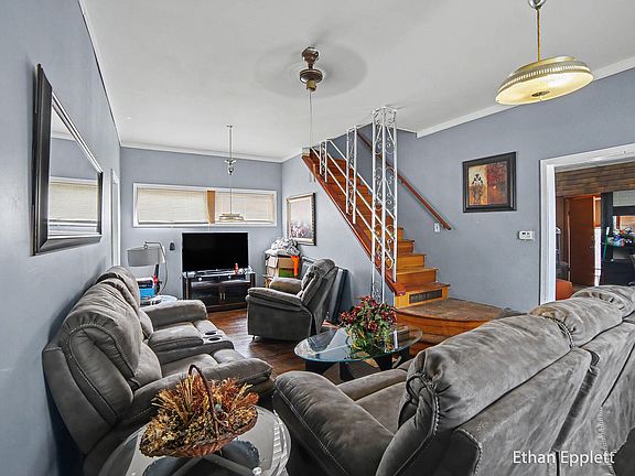 4th image of 447 W Southern Ave