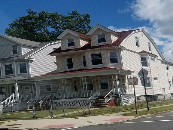 2nd image of 322-324 S Clinton St
