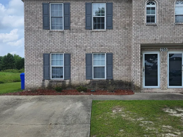 3920A Granada Dr, Winterville, NC 28590