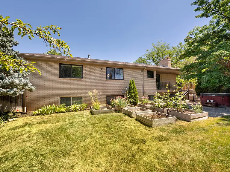 1362 S Embassy Way — Photo 26